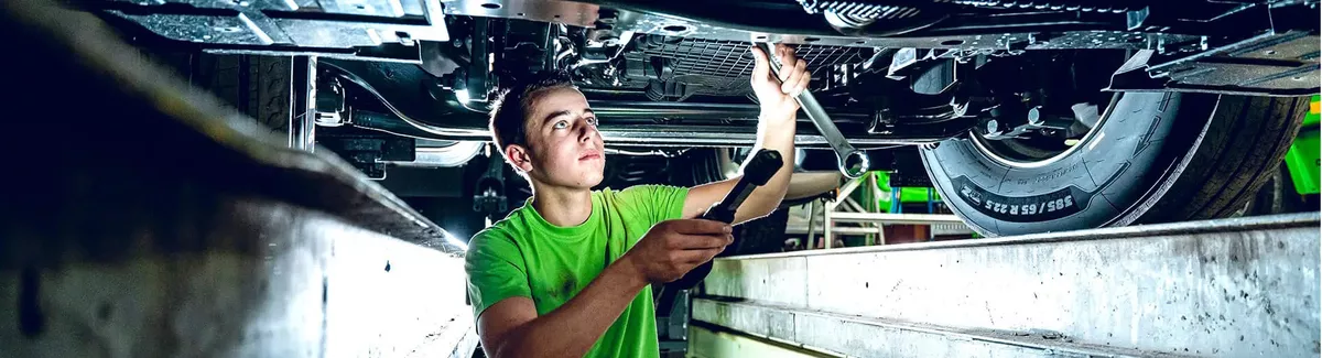 glass-bau_ausbildung-land-und-baumaschienenmechatroniker_header