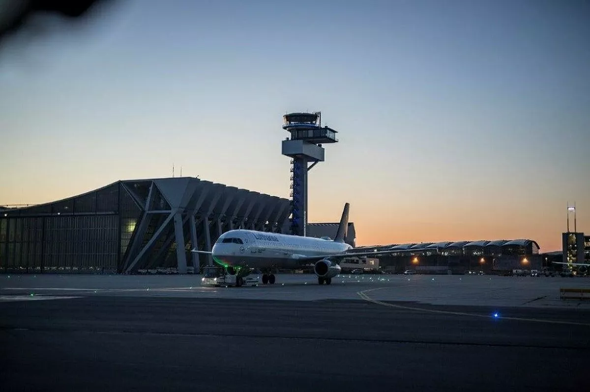 Ausbildung Fluglotse / Fluglotsin