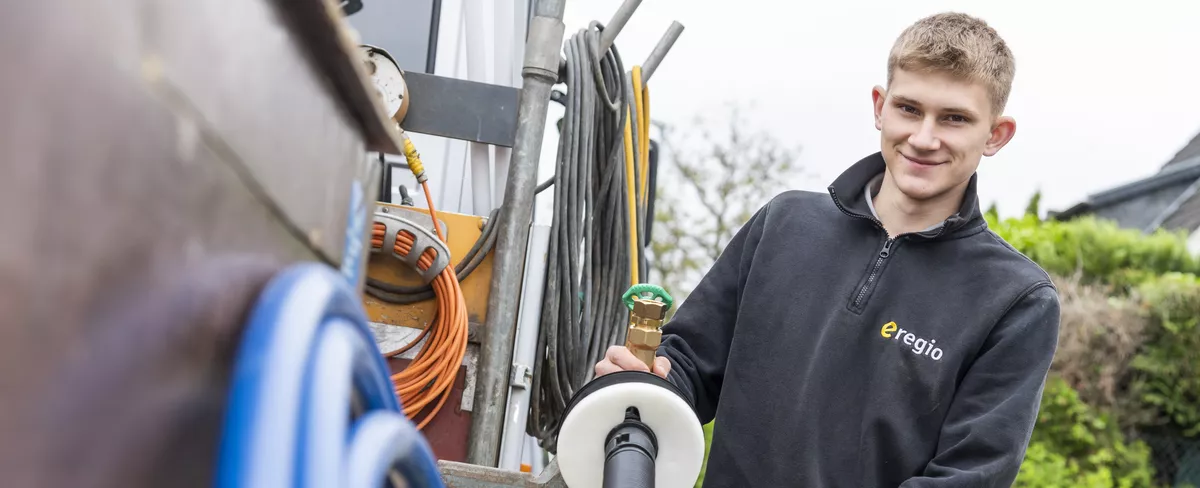 Auszubildender Rohrleitungsbauer