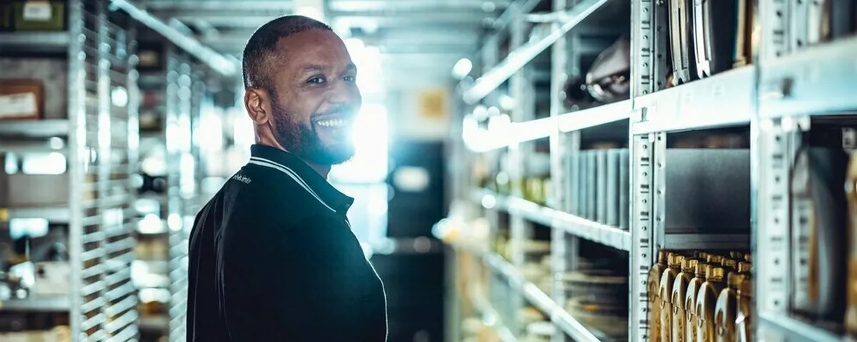 Ausbildung Kaufmann im Einzelhandel für Teile- und Lagerwesen (m/w/d) Mercedes-Benz