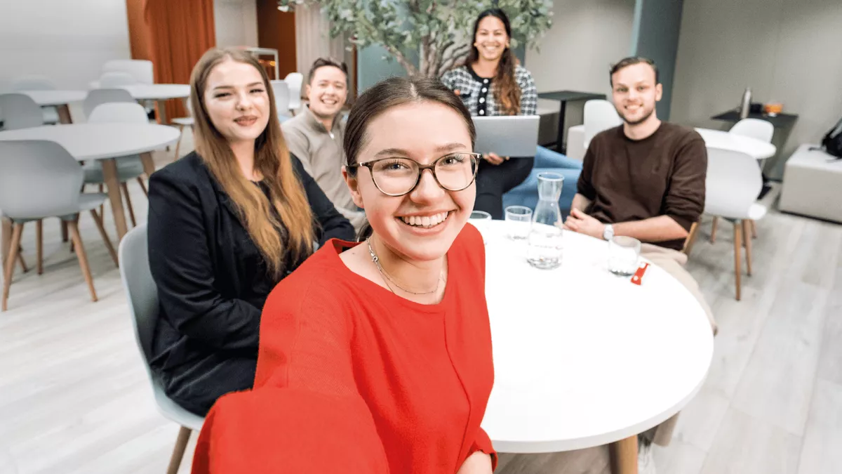 Ausbildung Kauffmann*frau (w/m/d) für Büromanagement