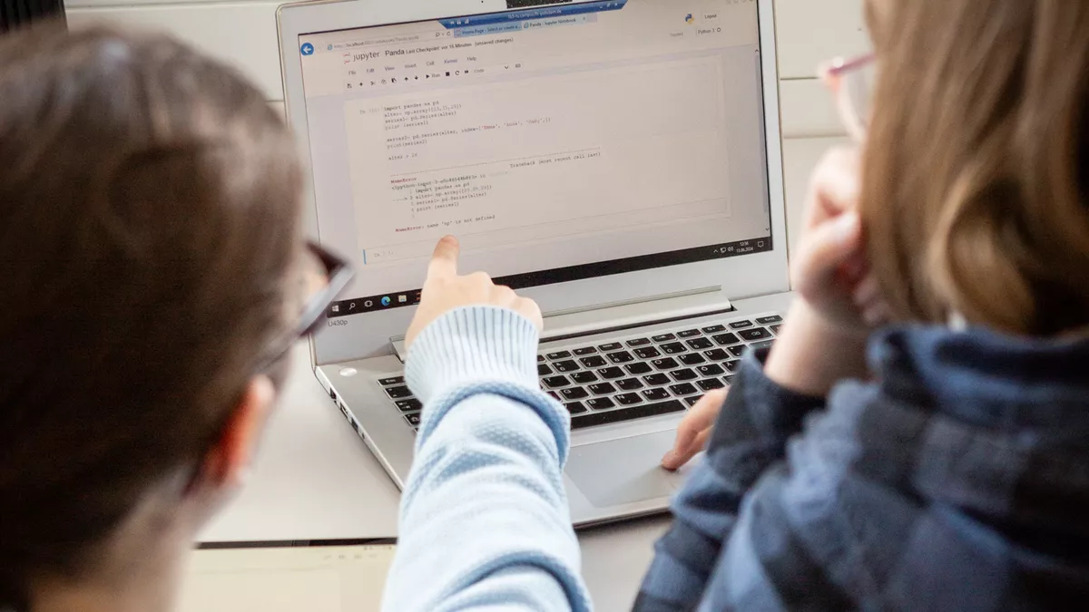 Studierende im Seminar