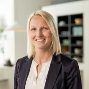 Frau Annika Lange