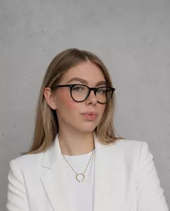 Laura Schweitzer