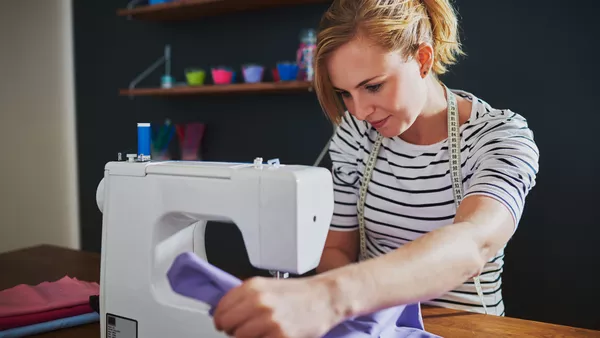 Textil- und Modeschneider / Textil- und Modeschneiderin