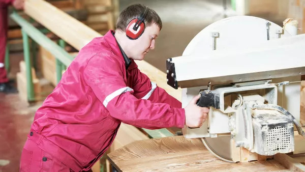 Holzmechaniker / Holzmechanikerin