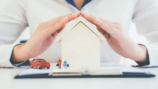 Kaufmann / Kauffrau für Versicherungen und Finanzanlagen