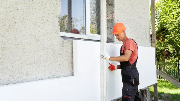 Wärme-, Kälte- und Schallschutzisolierer / -isoliererin