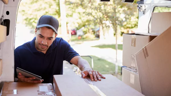 Fachkraft für Kurier-, Express- und Postdienstleistungen