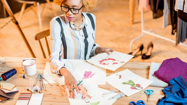 Bekleidungstechnischer Assistent / Bekleidungstechnische Assistentin