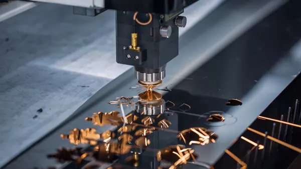 Stanz- und Umformmechaniker/-mechanikerin