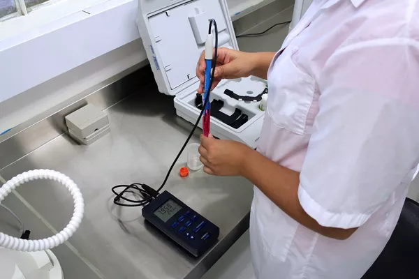 Technischer Assistent für Metallografie und Werkstoffkunde