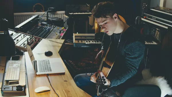 Tonmeister / Tonmeisterin