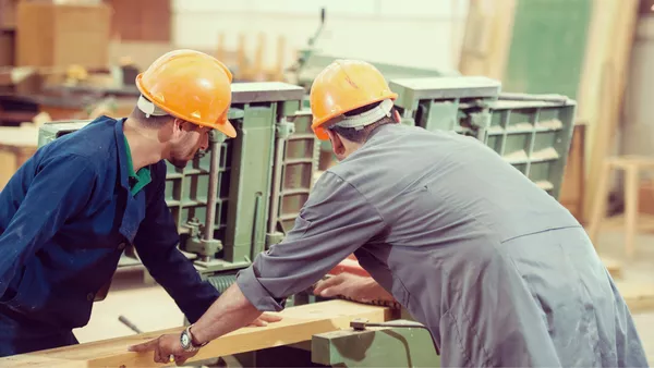 Fachmann / Fachfrau für Werkstoffproduktion-Holztechnik