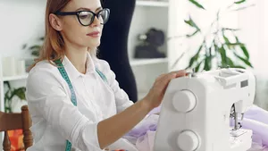 Änderungsschneider / Änderungsschneiderin