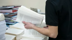 Buchbinder / Buchbinderin