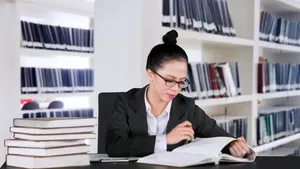 Anwärter für den gehobenen Archivdienst (Diplom-Archivar)