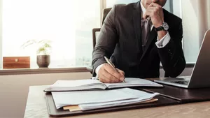 Beamter / Beamtin des mittleren nichttechnischen Dienstes