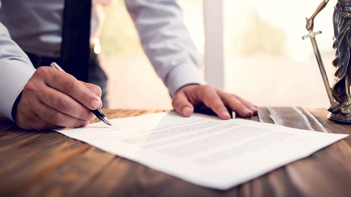 Diplom-Verwaltungswirt bei der Arbeit