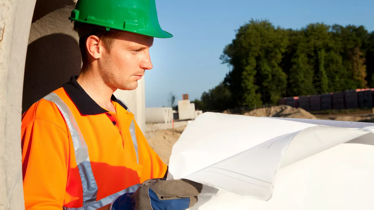 Kanalbauer bei der Arbeit