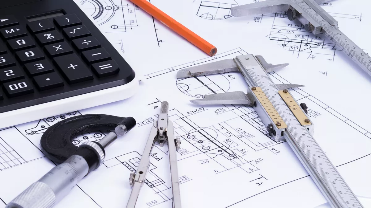 Technische Produktdesigner bei der Arbeit.