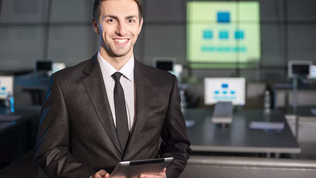 Moderator bei der Arbeit