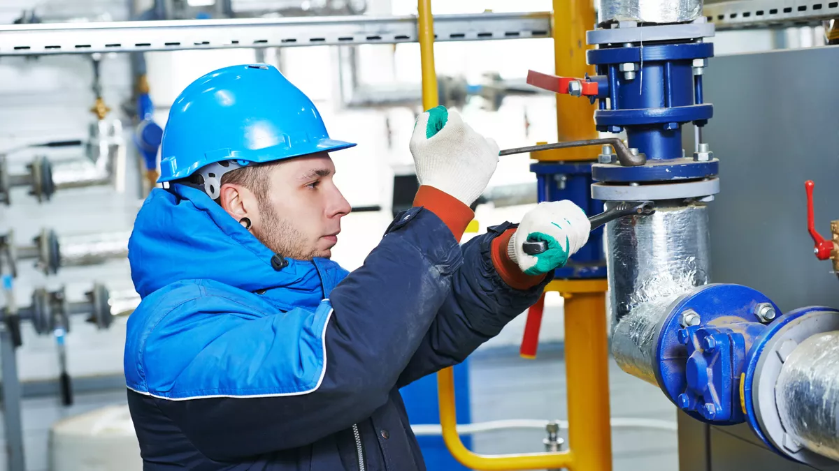 In der Fachrichtung Energie- und Gebäudetechnik wird für die Versorgung von Gebäuden gesorgt.