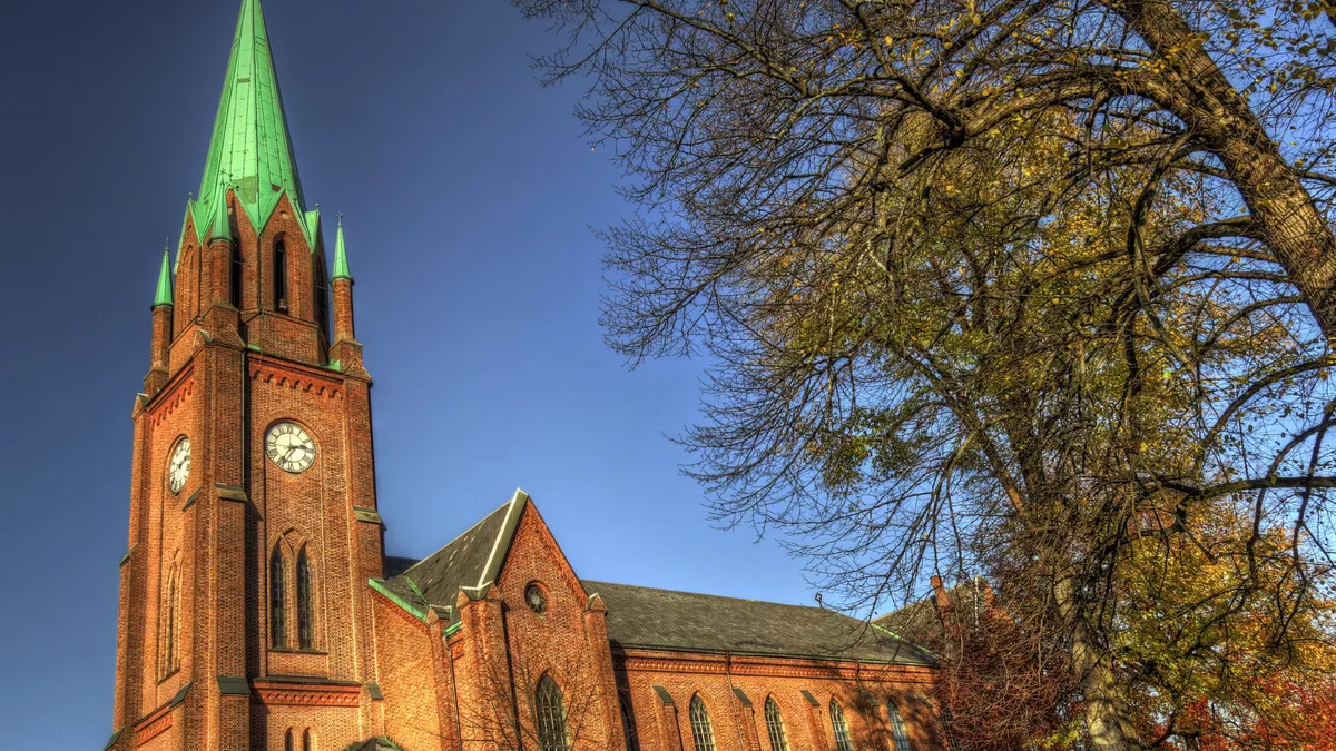 Diakone gehören zur Kirche.