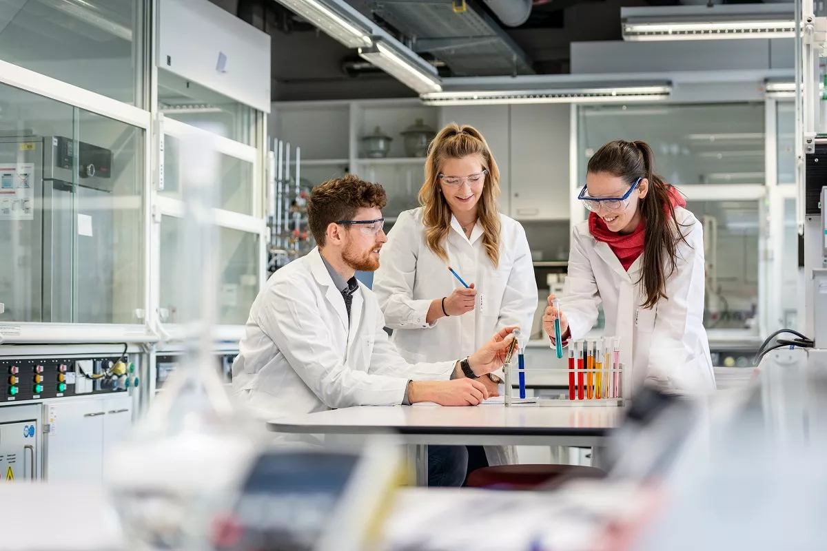 Chemie (Dipl.-Chem.)