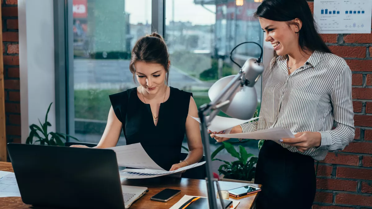 Content Manager bei der Arbeit