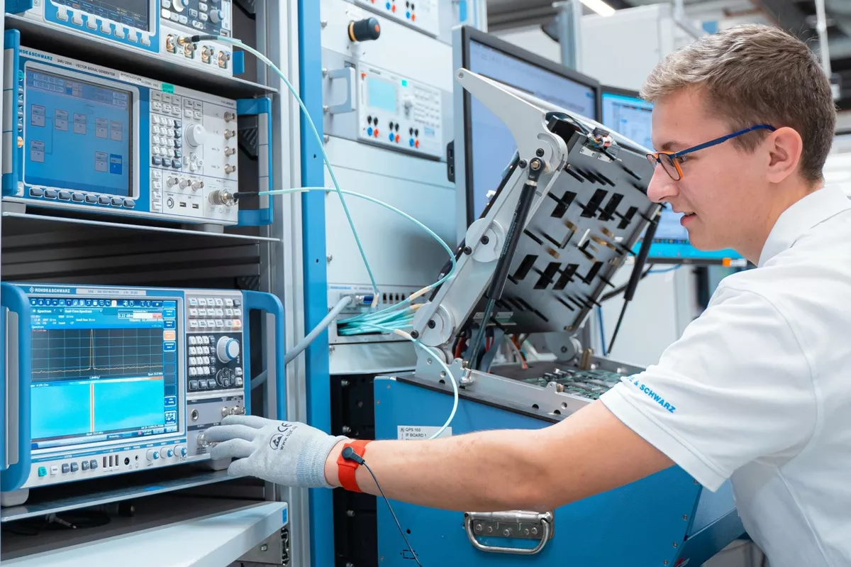 Ausbildung zum Elektroniker (m/w/d) für Geräte und Systeme