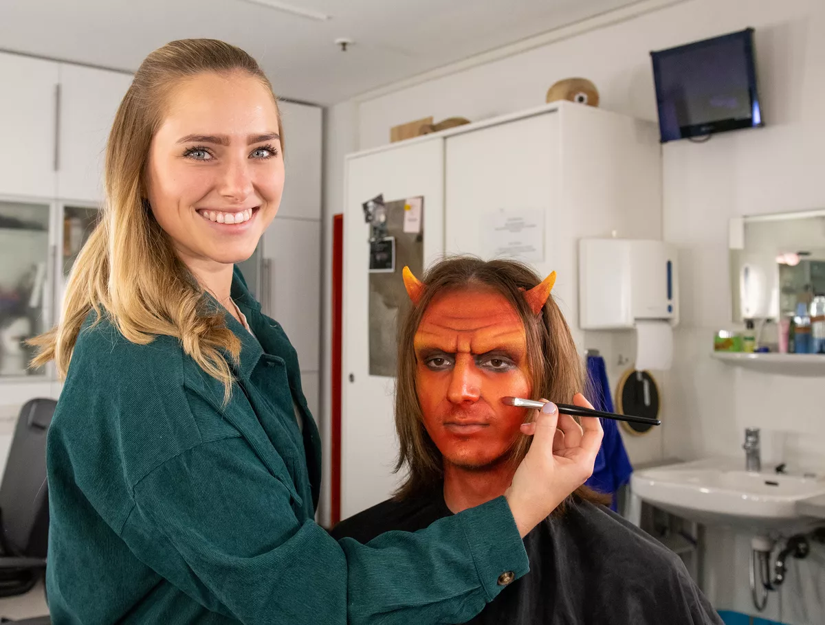 Ausbildung zur*zum Maskenbildner*in (m/w/d)