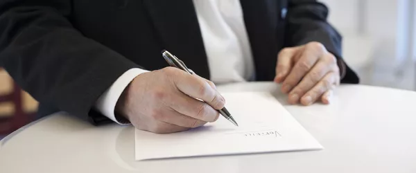 Ausbildungszeugnis: Alles über das Arbeitszeugnis nach der Ausbildung