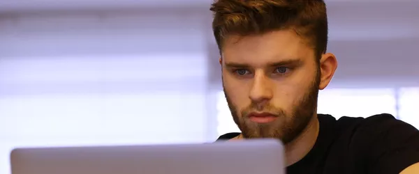 E-Learning: Azubis vermissen Feedback von ihren Ausbildern