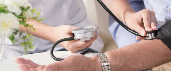 53.610 Auszubildende zur Pflegefachfrau und zum Pflegefachmann