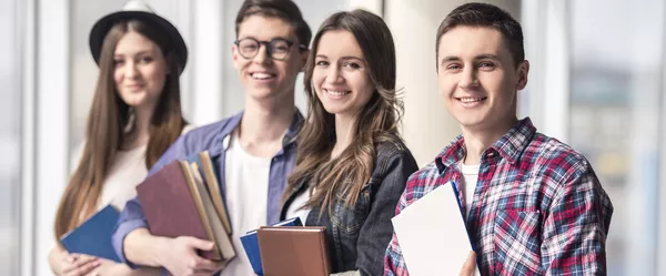 AUBI-plus ist bester Azubi-Ratgeber