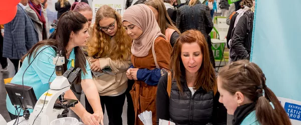 Firmen fahren zur Messe PERSPEKTIVEN in Magdeburg groß auf