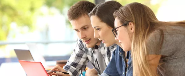 Immer gut vernetzt: Die Bedeutung von Communities in Schule und Beruf