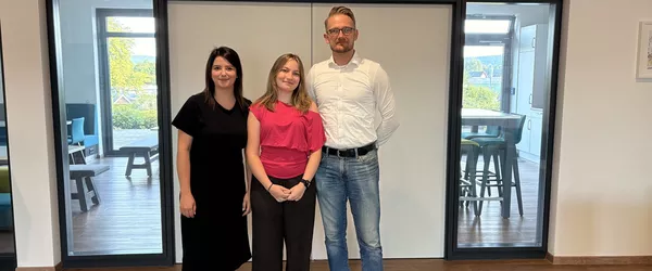 Willkommen im Team: Linja startet ihre Ausbildung bei AUBI-plus