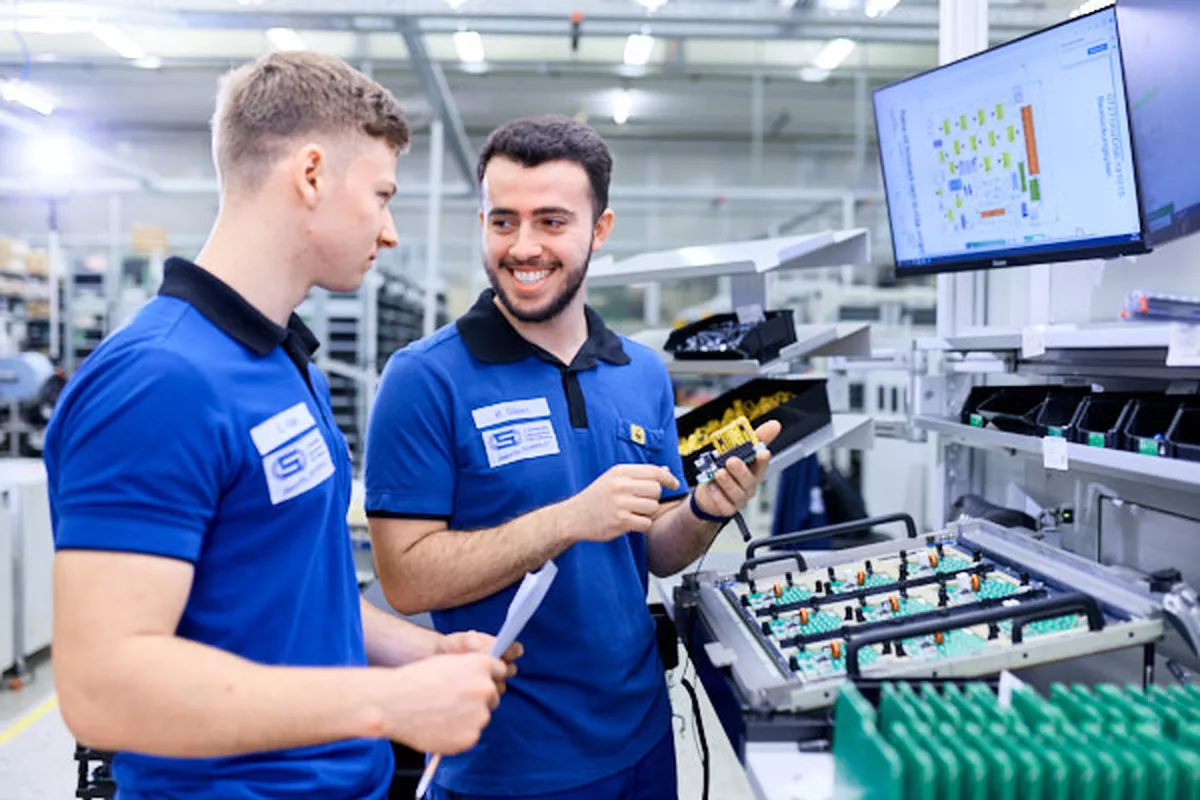 Azubis von J. Schneider Elektrotechnik GmbH