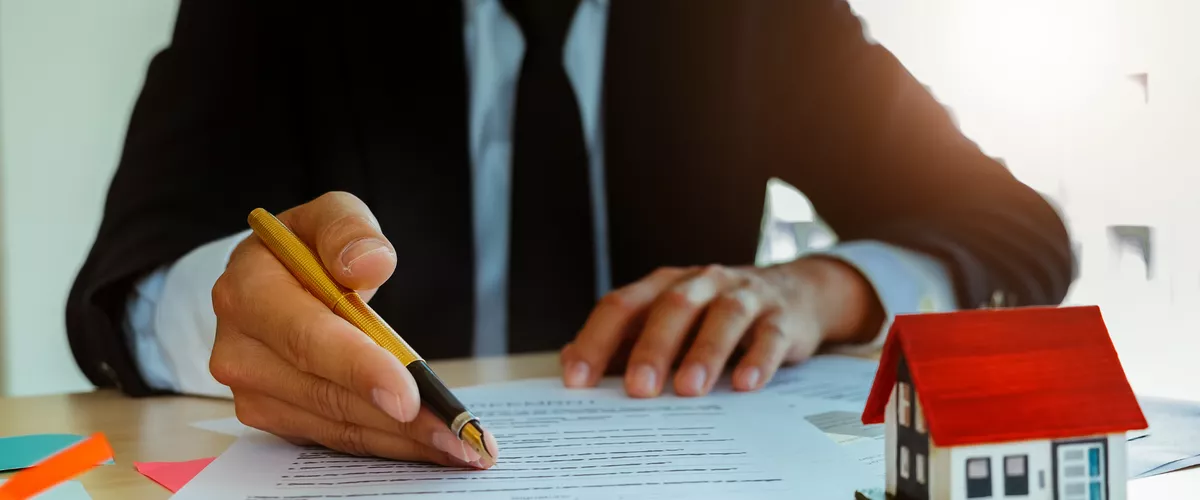 Berufe mit Versicherungen und Finanzen.