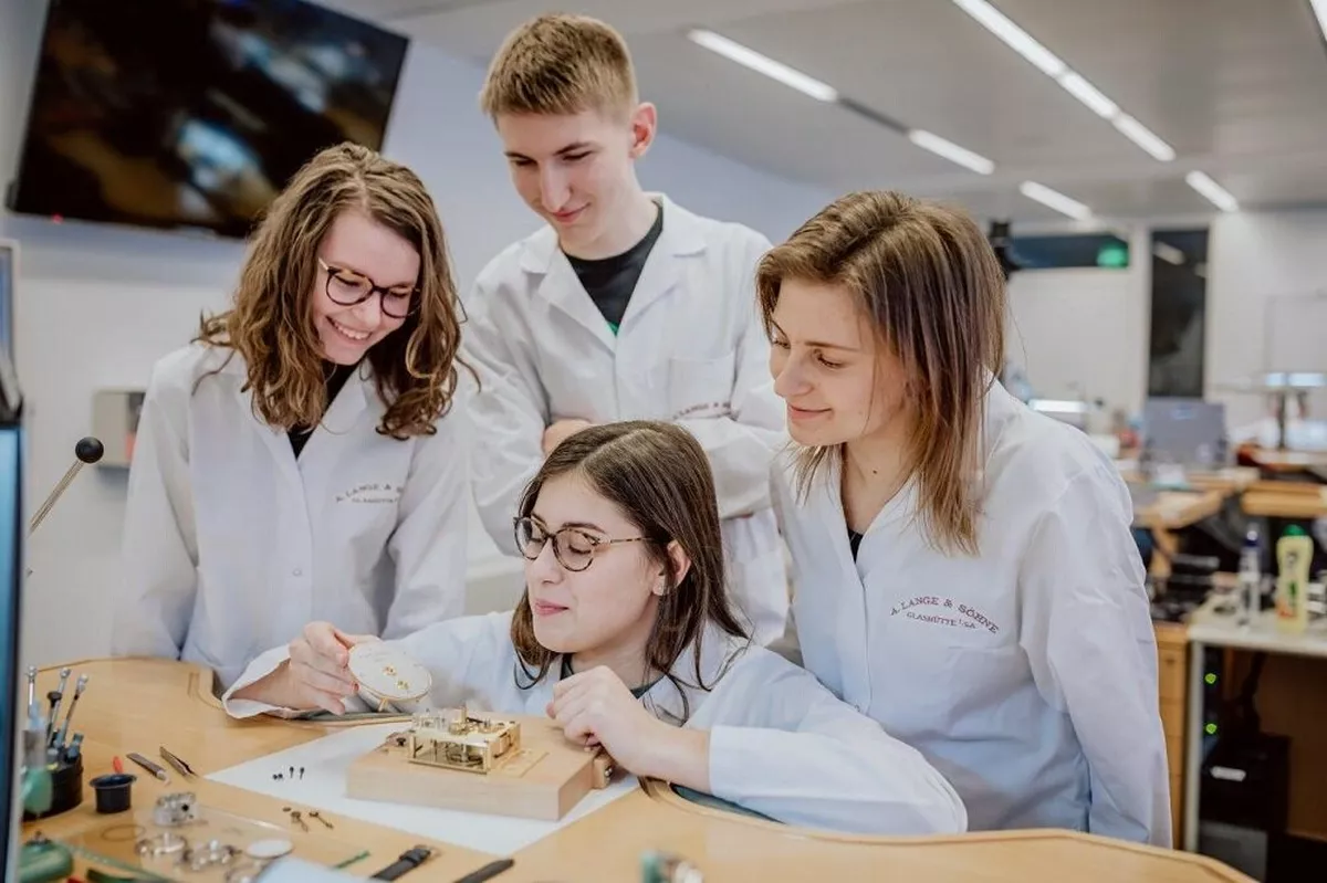 Ausbildung Uhrmacher / Uhrmacherin