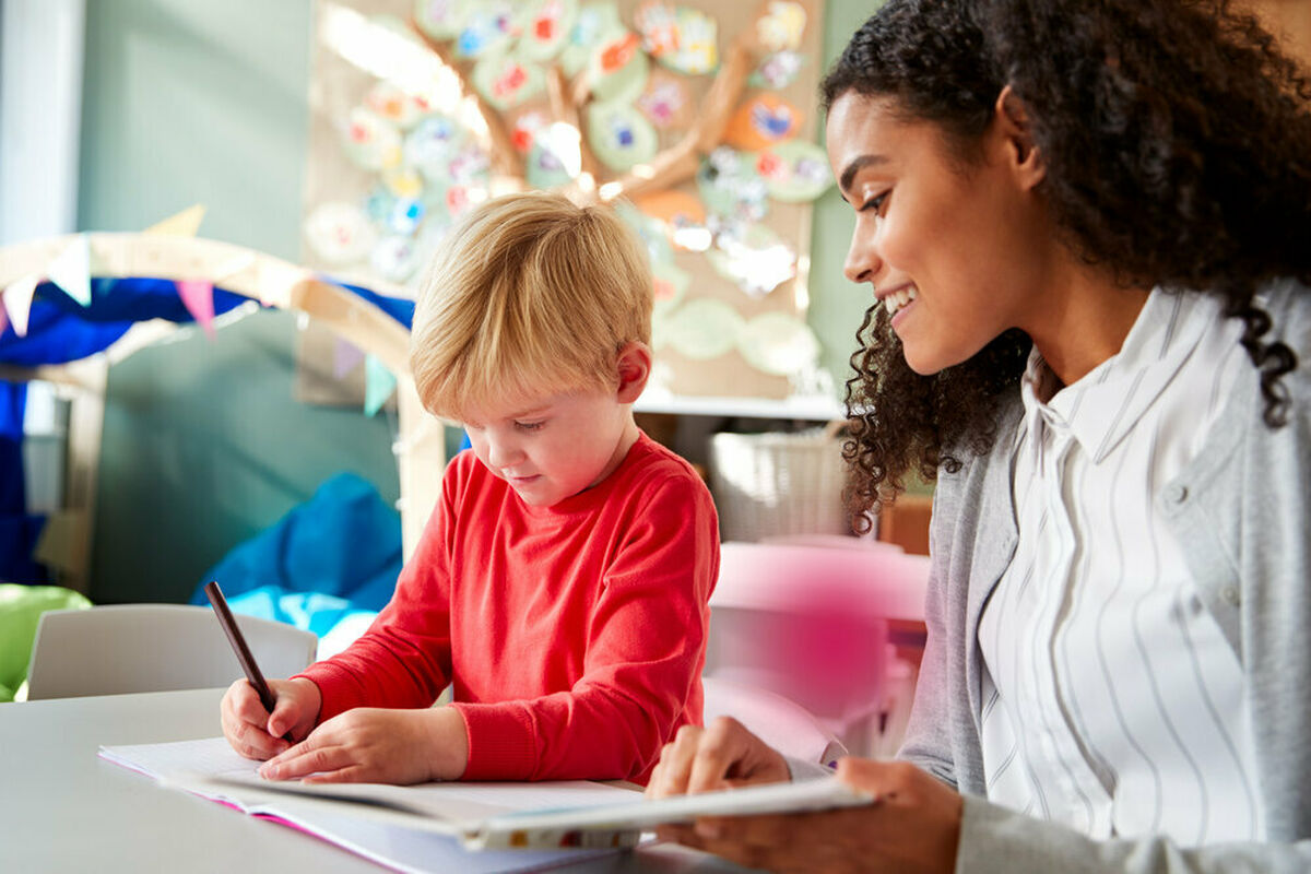 Sozialpädagogische Fachkraft für Kindertageseinrichtungen - Kombinationskurs Quereinstieg - Blended Learning