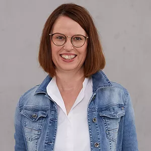 Frau Melanie Kalb