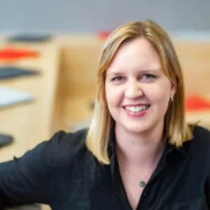 Frau Lea Blaettner