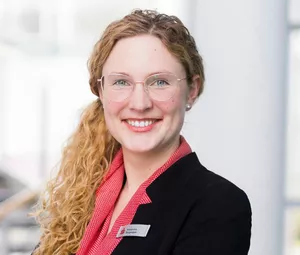 Frau Alexandra Borgmeyer