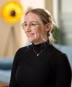 Frau Laura Beifus