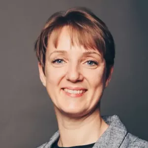 Frau Anja Huettenrauch