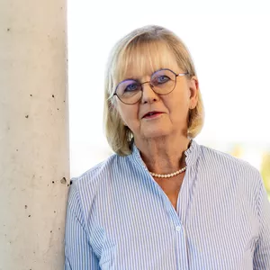 Renate Köstring