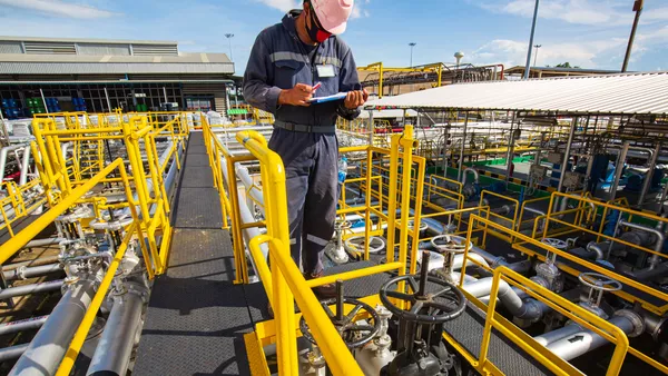 Umwelttechnologe für Rohrleitungsnetze und Industrieanlagen